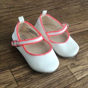 Gap baby shoe (18-24 month)